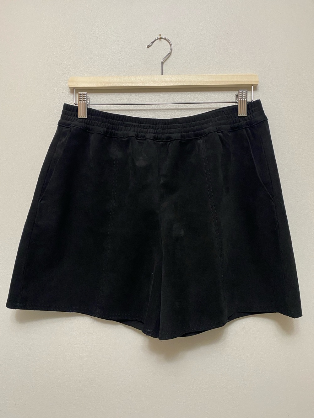 Wilfred Faux Suede Shorts M